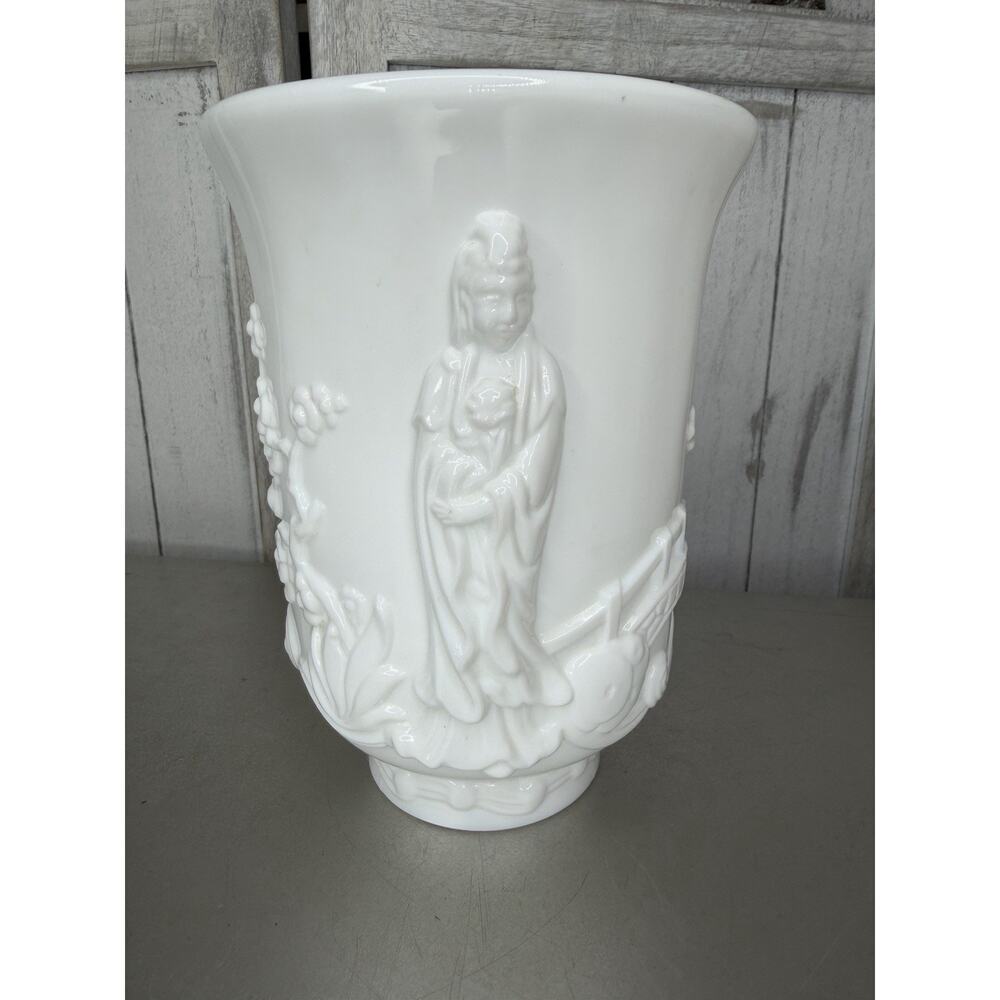 Fenton Vintage Burmese Mandarin Vase White Milk Glass Floral Asian Empress